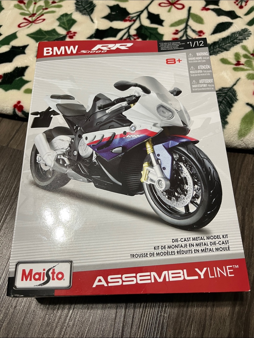 BMW S1000RR Die-Cast Model Kit - White with Purple & Red Accents